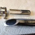 A close up of the top part of a pen