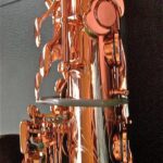 A close up of a saxophone.